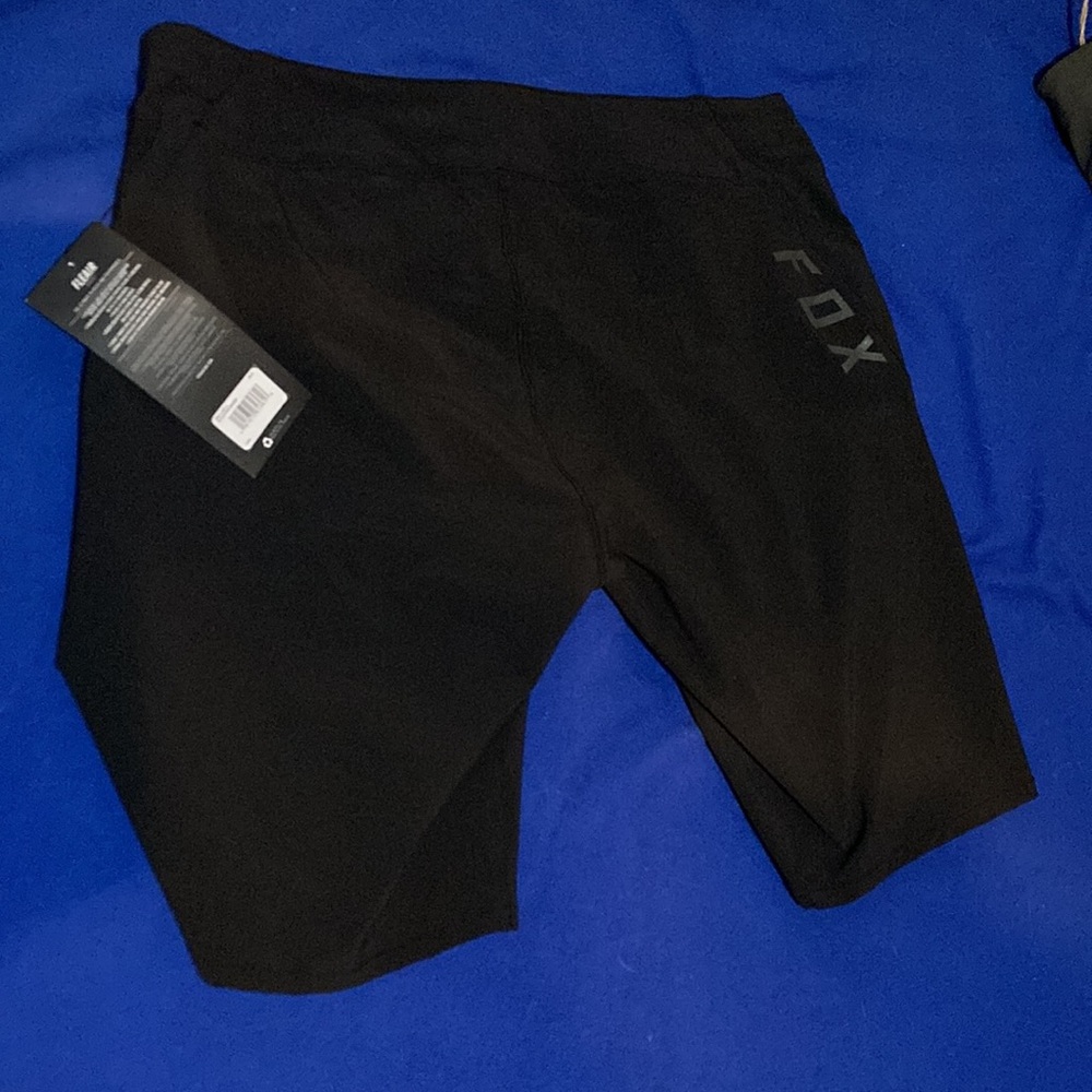 Fox Flexair Women MTB shorts. Size L color black - Picture 2 of 3